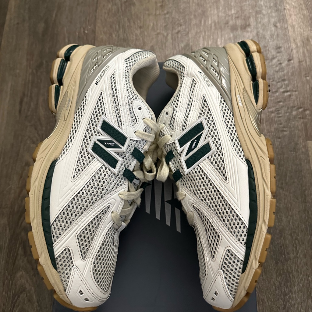 Nb White And Green Sneakers